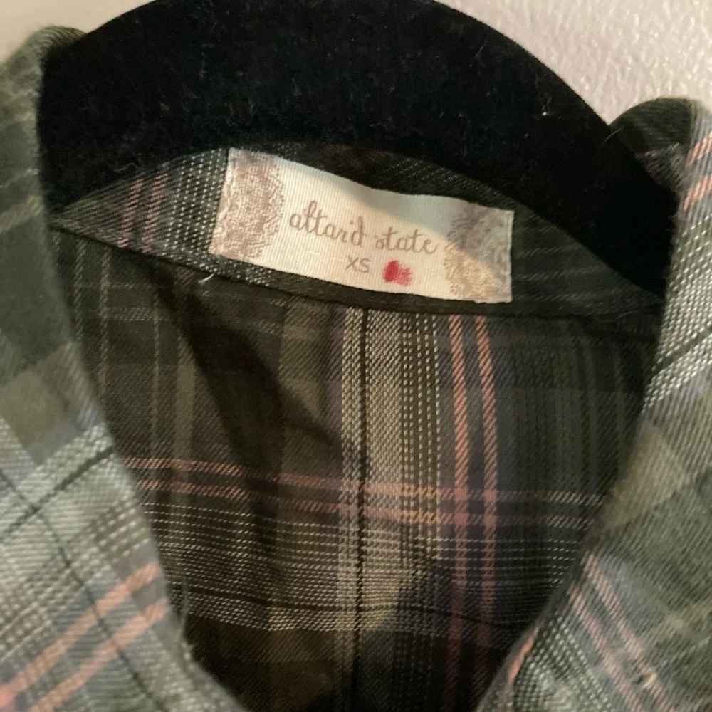 Plaid button down top | size XS | crop - Picture 2 of 6